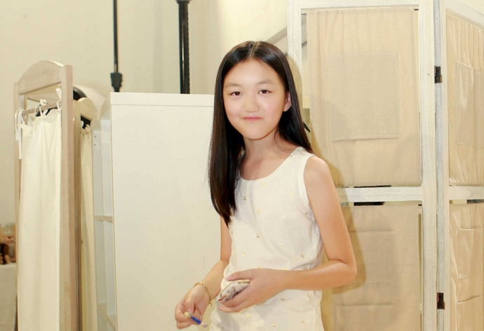 李嫣与闺蜜拍写真