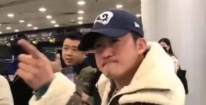 代拍者第二次差点撞到小孩，吴京很愤怒