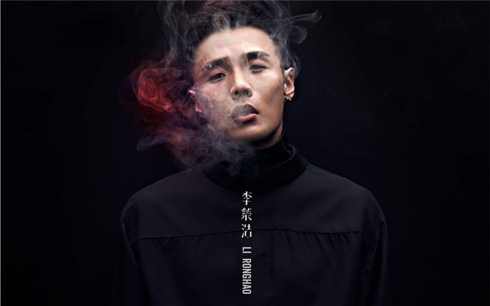 李荣浩一手完成了整首歌曲的工作