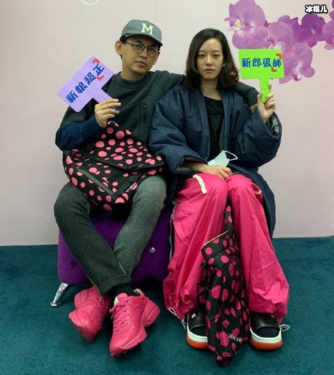黄子佼和孟耿如先后发动态宣布结婚