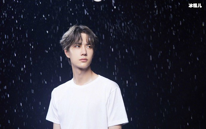 杨紫企图压番王一博？