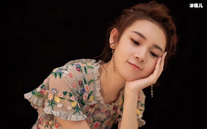 陈瑶为了讨好金主整容