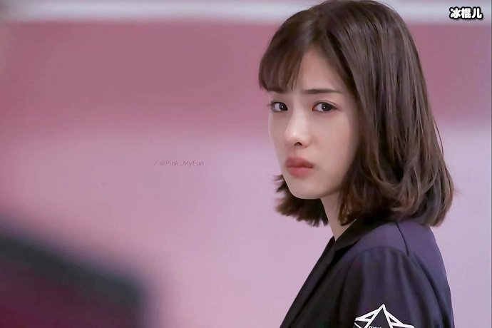 石原里美在《非自然死亡》中的剧照，她的泪已经成为剧中的经典