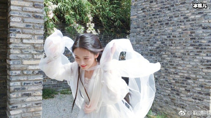 鞠婧祎饰演白素贞