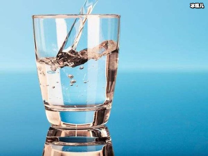 每天喝4升水可能会中毒