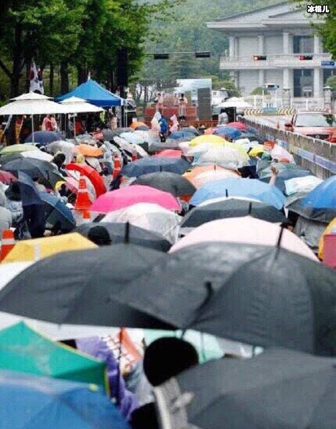 韩国民众集会抗议