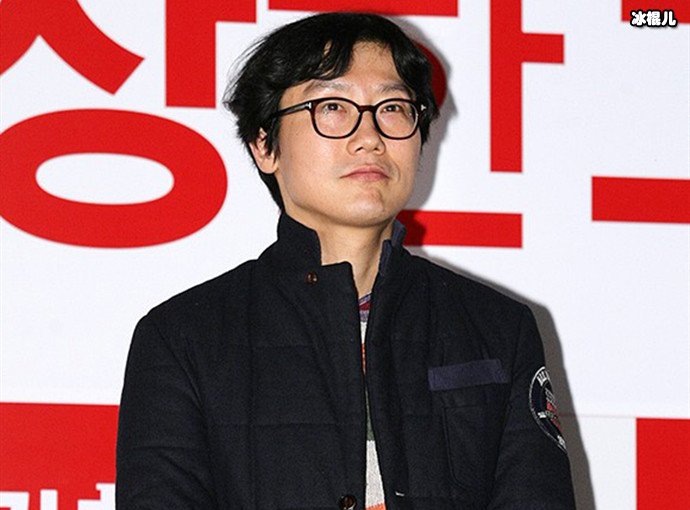 鱿鱼游戏导演黄东赫