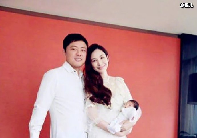 吴佩慈与男友纪晓波未婚