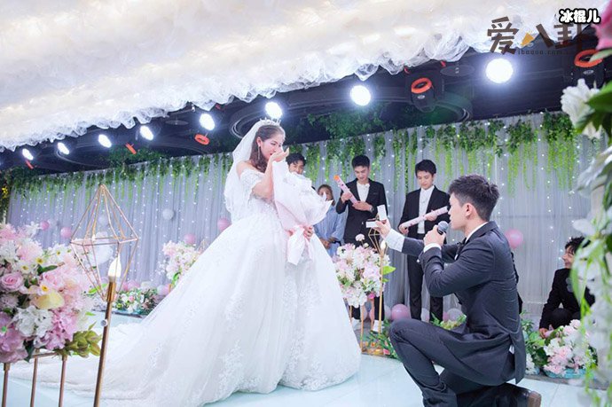 周安琴宁桓宇结婚照片