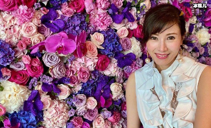 李嘉欣近照