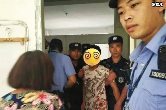 小伙被逼婚后欲跳楼被民警解救