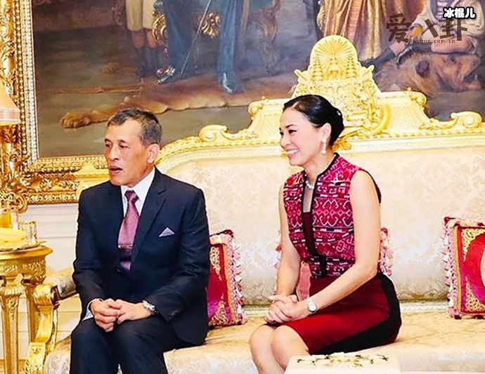 泰国国王带20个妃子跑路