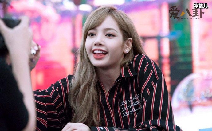 Lisa被经纪人诈骗十亿