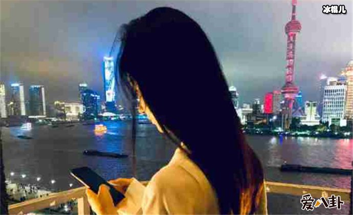 赵丽颖侧颜照