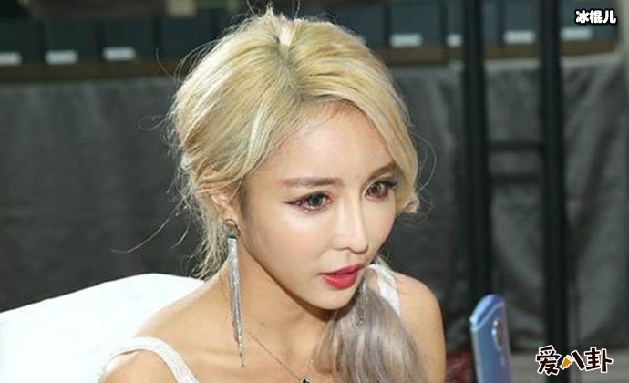 女星雪碧