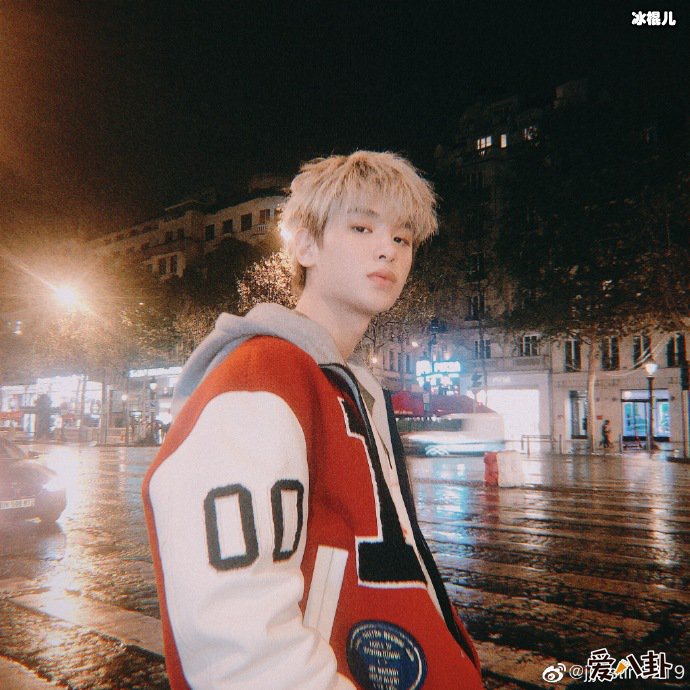 黄明昊