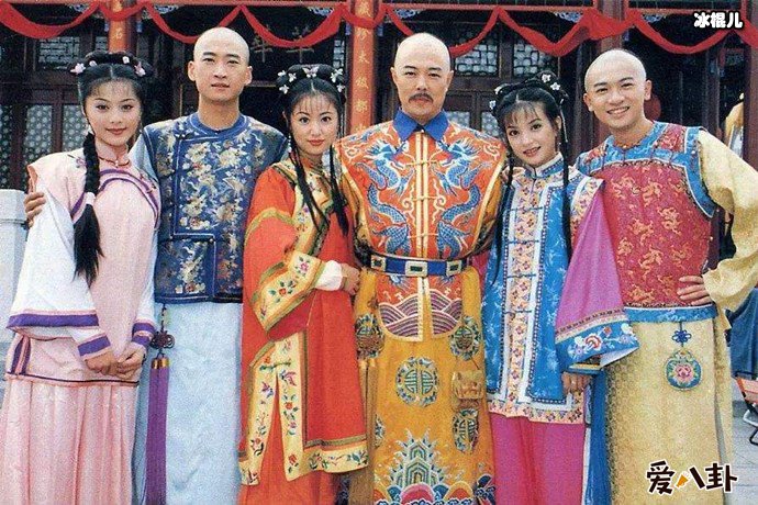 还珠格格周杰林心如等人剧照