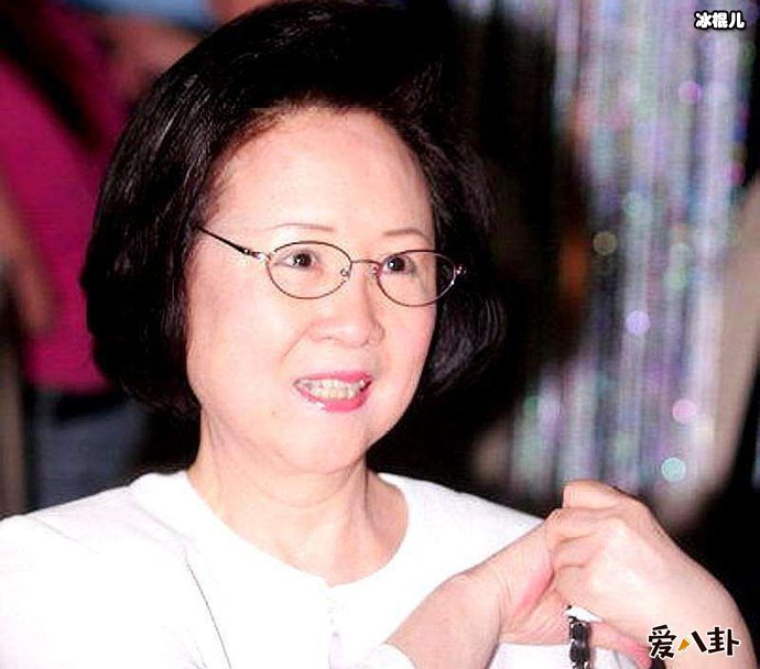 琼瑶的老公是抢来的