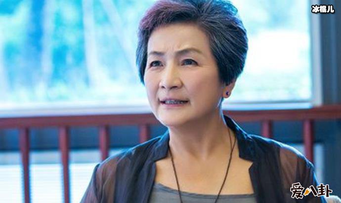 女星郑佩佩