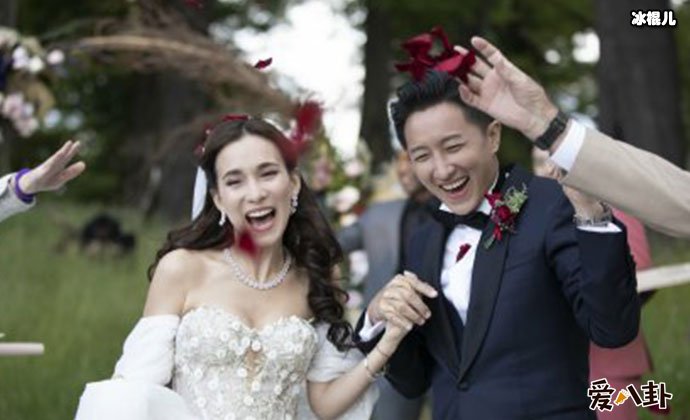 韩庚卢靖姗婚礼照片流出，引众网友围观后送祝福