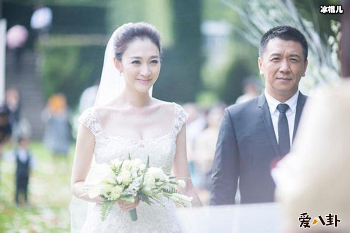 李小冉与徐佳宁结婚照