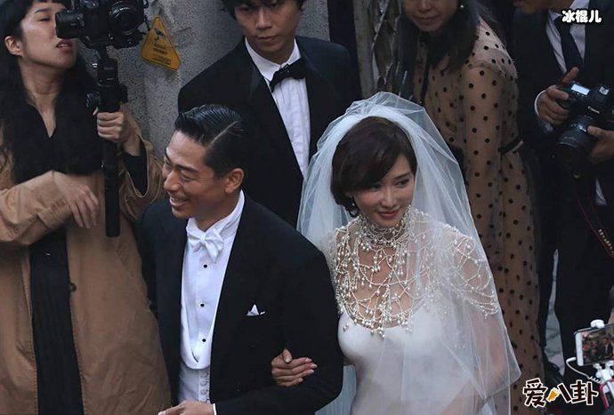林志玲与日籍男友大半婚礼，花费资金曝光没想到最高的是黄晓明？