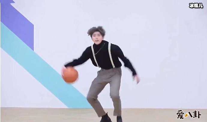 蔡徐坤打篮球是什么梗