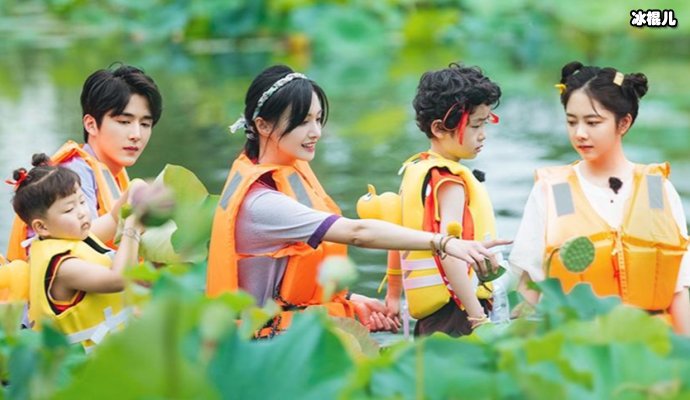 《奇妙小森林》吴奇隆秀与刘诗诗幸福生活，曝儿子总黏妻子