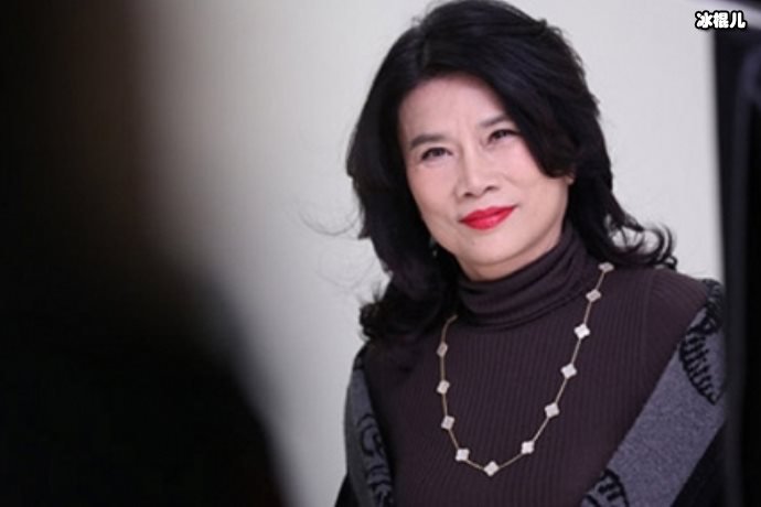 从商业铁娘子董明珠身上可以看到，职场女性应该注重穿搭