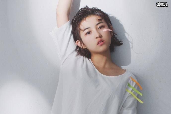 宝藏女孩张子枫甜酷少女穿搭，妹妹也太会穿了