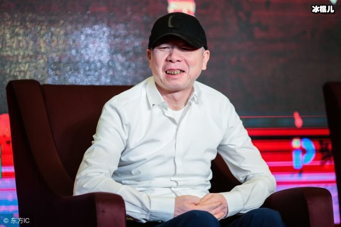 被陈道明维护冯小刚看好，怎么就嫁给出道多年的郑恺了?