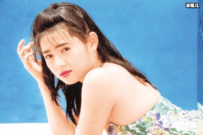 TVB女星为养孩子一年拍10部戏，被男友狠心抛弃最终患病成大妈