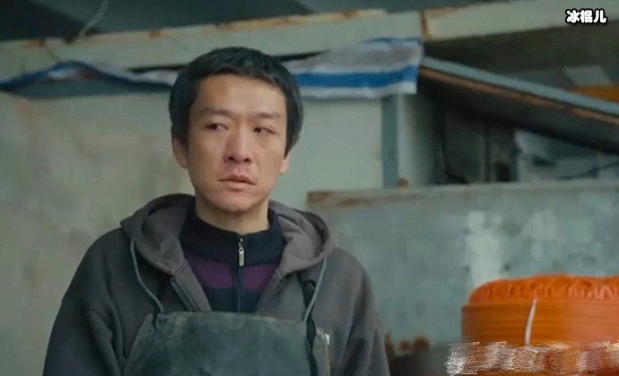 “老默”新剧依然卖鱼，《消失的痕迹》中冯兵演的谁？