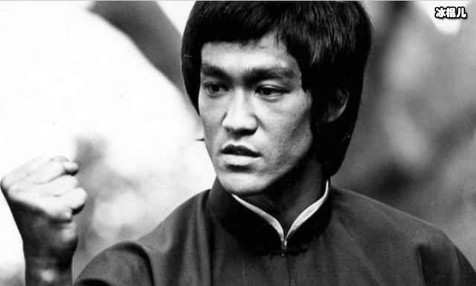 李小龙买了保险后过世，丁佩立马和向华强在一起，人为还是巧合