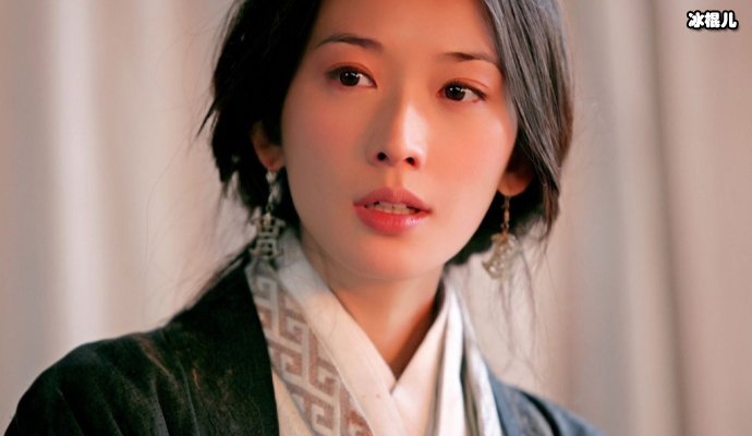 林志玲是一位集颜值和好身材于一身的艺人，是很多人心中的女神