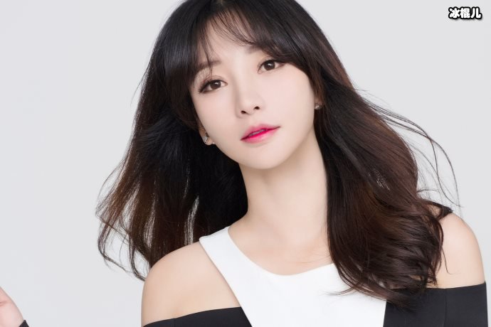 蜜桃臀已不是审美潮流，柳岩鸡蛋臀意外出圈成大众追捧太美了