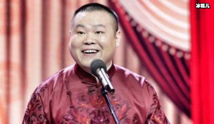 岳云鹏妻子晒出女儿的日常照，怀里抱着一只猫咪模样俏皮可爱