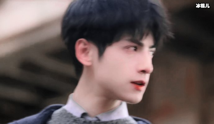 罗云熙粉丝大呼摄影师技术太差，被摄影师本人反驳