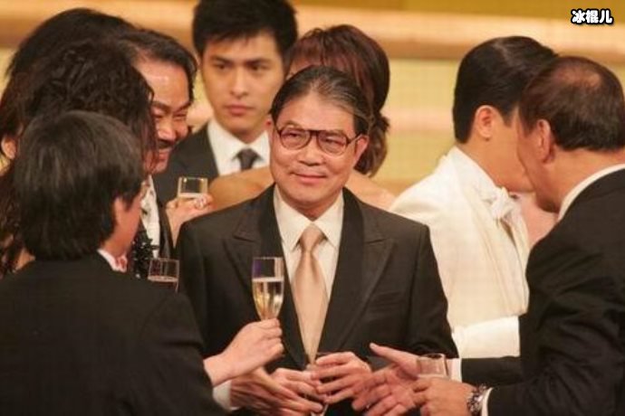 霍震霆离婚后为何并未再娶，其实里面另有原因大家都想错了