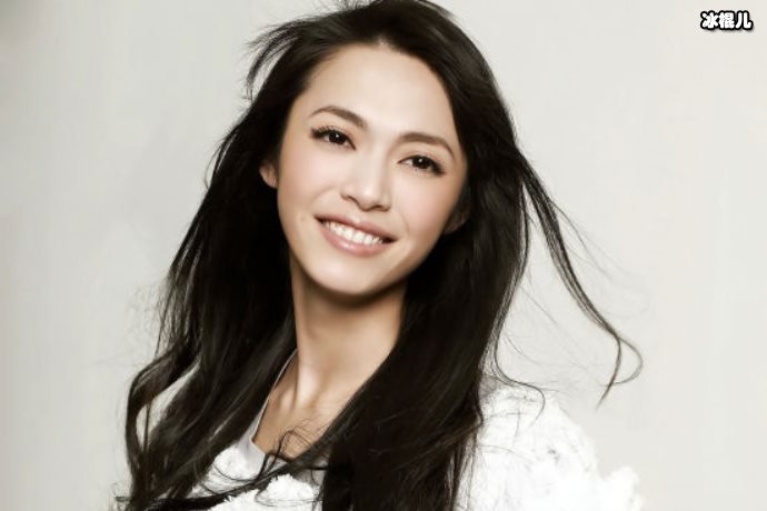 姚晨再次现身医院，面容憔悴网友看后直呼心疼