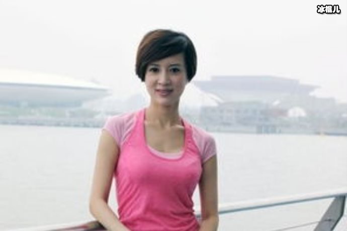 金巧巧为儿女庆生，富豪老公缺席的原因