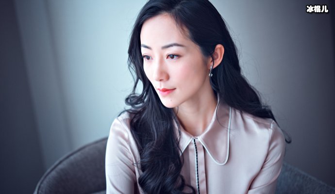 韩雪穿粉红公主裙上节目玩rap，被宝石老舅笑称是织毛衣