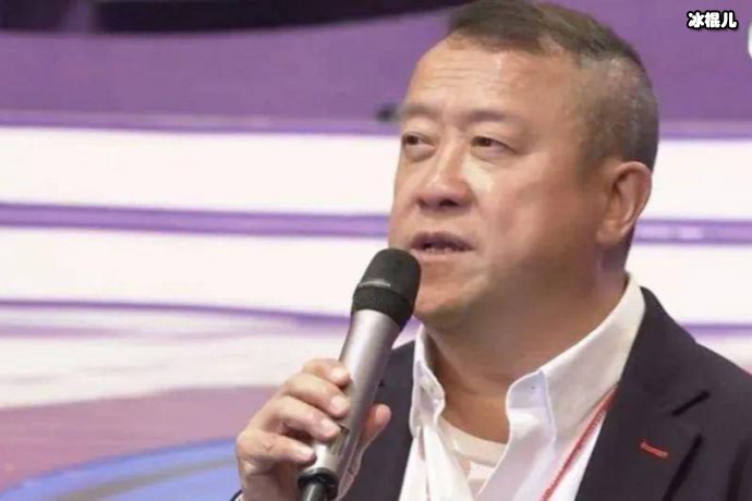 实力派演员曾志伟，曾在《双城故事》中有过精彩的演绎