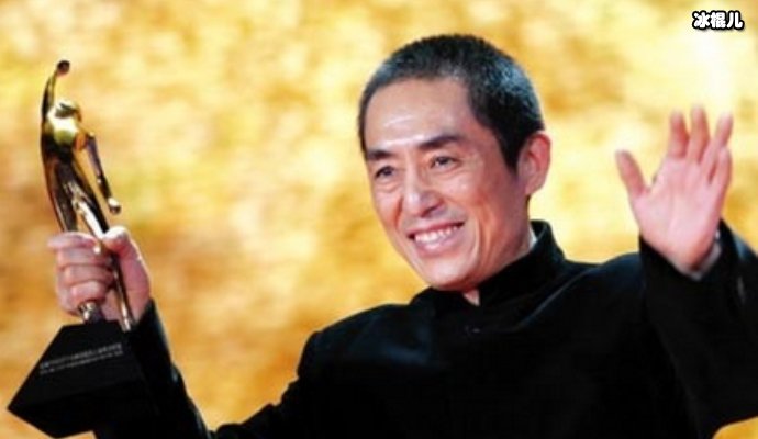 张艺谋妻子发文庆祝儿子生日，小伙子冷傲帅气和爸爸如出一辙