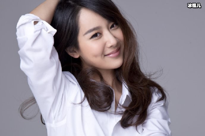 国民女儿杨紫六一晒照，前男友紧跟其后究竟有何目的？