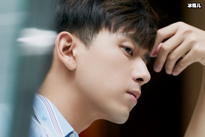 李现新剧开拍《人生若如初见》，搭档影后春夏