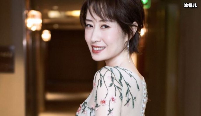 刘敏涛上节目唱歌魅力四射，表情管理超吸睛网友们爆笑称赞