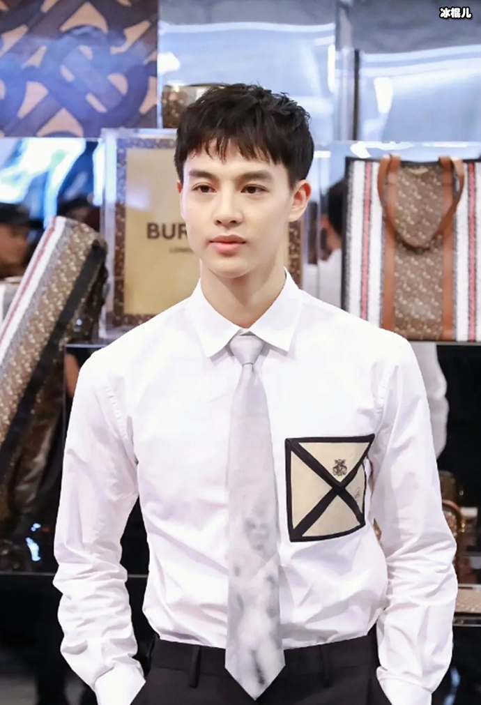 能文能舞的尹昉，既是青年演员，也是舞蹈艺术家