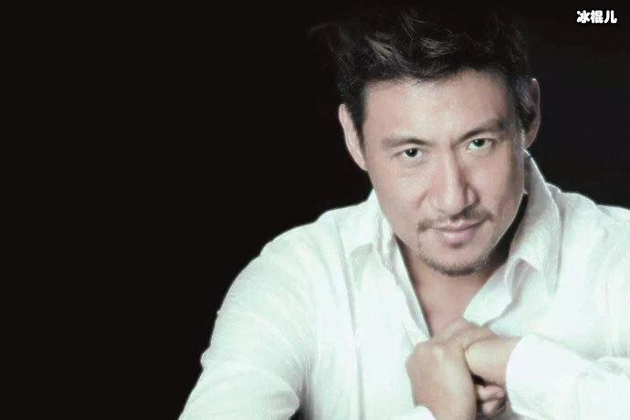 张学友任港姐嘉宾登台演唱歌曲，已经很久不上电视节目