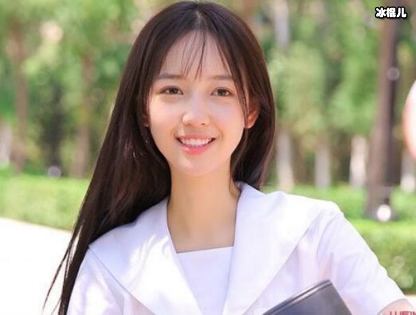 秦牛正威离开《青你2》舞台后口碑爆棚，被淘汰未尝不是件好事